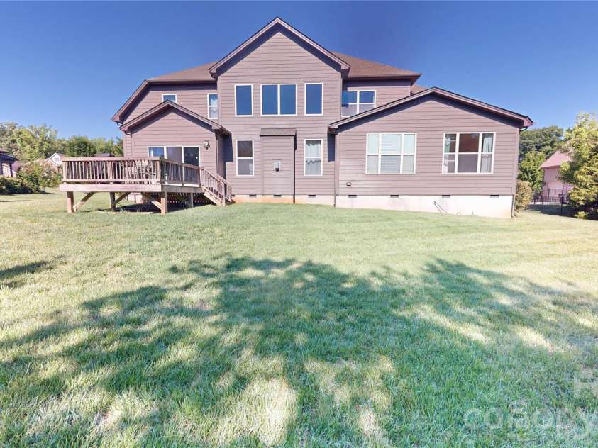 4034 Flowering Peach Road, Waxhaw, NC 28173.  MLS# CAR4382781, YatesRealty ID 24921. 