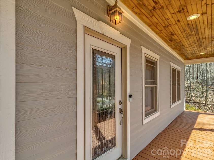 523 Brandywine Road, Waynesville, NC 28786.  MLS# CAR4363020, YatesRealty ID 24923. 