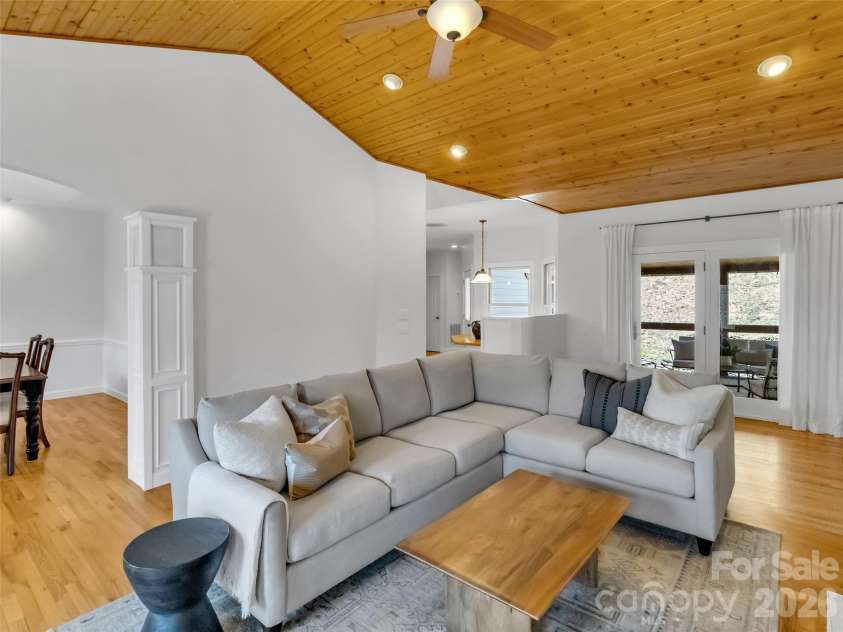 523 Brandywine Road, Waynesville, NC 28786.  MLS# CAR4363020, YatesRealty ID 24923. 