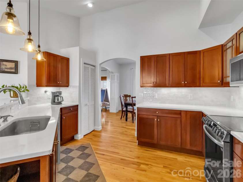 523 Brandywine Road, Waynesville, NC 28786.  MLS# CAR4363020, YatesRealty ID 24923. 