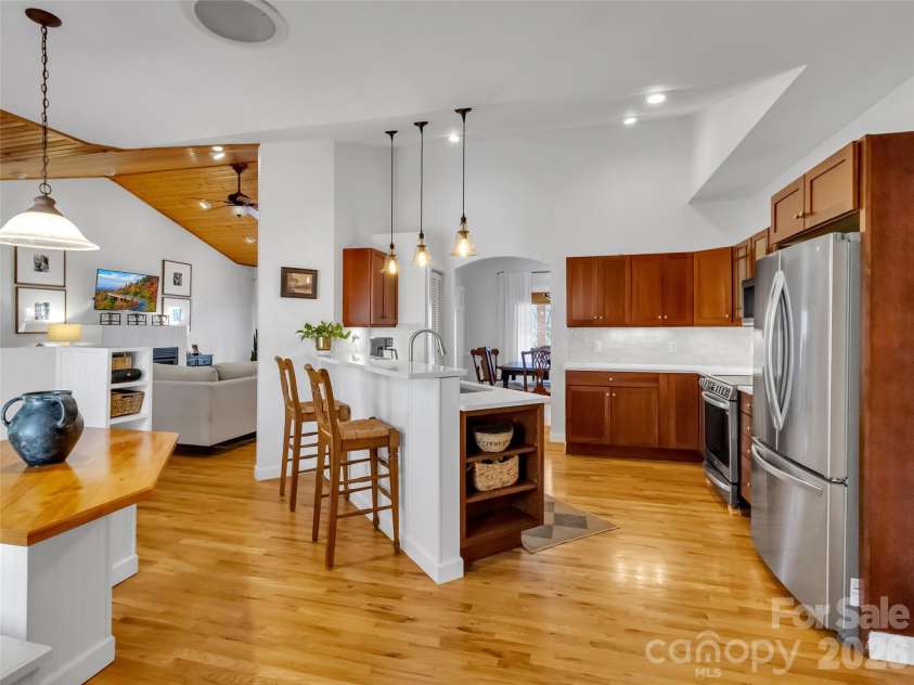 523 Brandywine Road, Waynesville, NC 28786.  MLS# CAR4363020, YatesRealty ID 24923. 