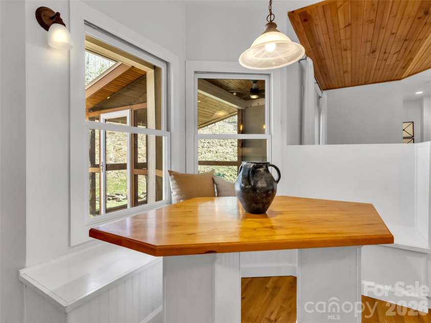 523 Brandywine Road, Waynesville, NC 28786.  MLS# CAR4363020, YatesRealty ID 24923. 