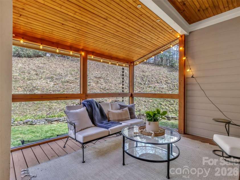 523 Brandywine Road, Waynesville, NC 28786.  MLS# CAR4363020, YatesRealty ID 24923. 