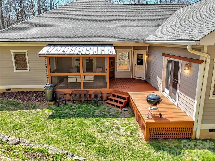 523 Brandywine Road, Waynesville, NC 28786.  MLS# CAR4363020, YatesRealty ID 24923. 