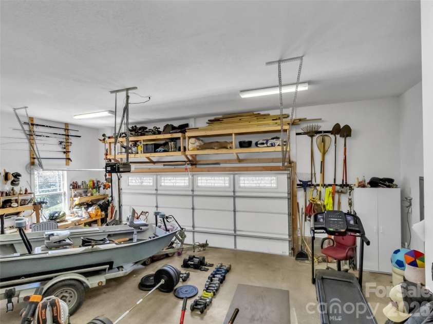 523 Brandywine Road, Waynesville, NC 28786.  MLS# CAR4363020, YatesRealty ID 24923. 