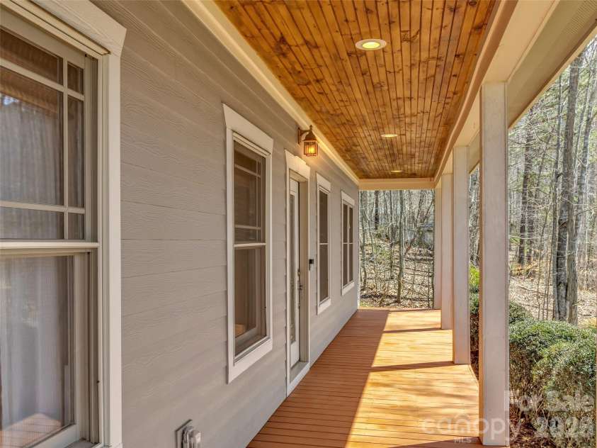 523 Brandywine Road, Waynesville, NC 28786.  MLS# CAR4363020, YatesRealty ID 24923. 