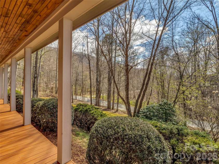 523 Brandywine Road, Waynesville, NC 28786.  MLS# CAR4363020, YatesRealty ID 24923. 