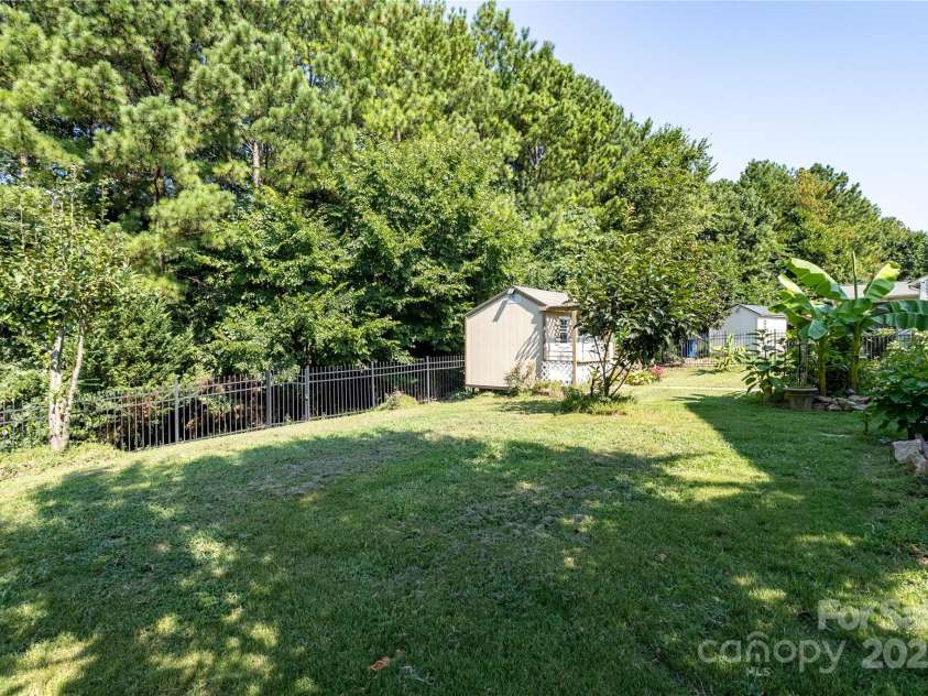 13516 Mallard Lake Road, Charlotte, NC 28262.  MLS# CAR4279820, YatesRealty ID 24924. 