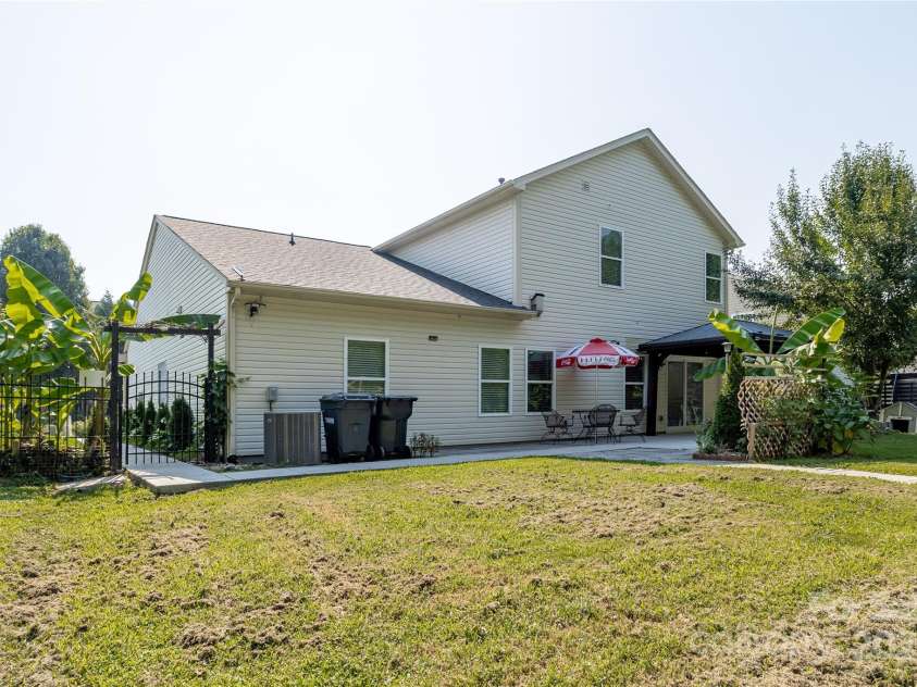 13516 Mallard Lake Road, Charlotte, NC 28262.  MLS# CAR4279820, YatesRealty ID 24924. 