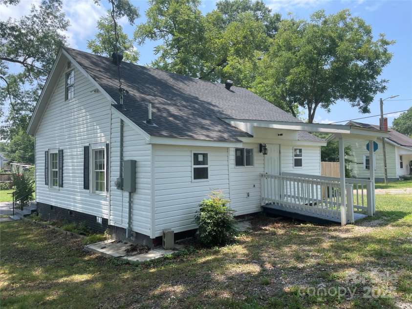 518 White Street, Chester, SC 29706.  MLS# CAR4279863, YatesRealty ID 24925. Rear Right