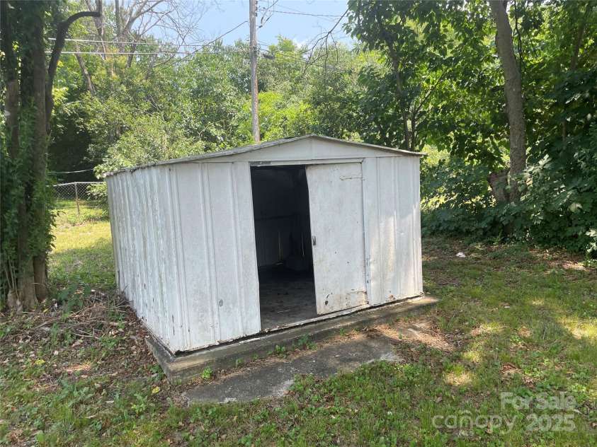 518 White Street, Chester, SC 29706.  MLS# CAR4279863, YatesRealty ID 24925. Utility Bldg