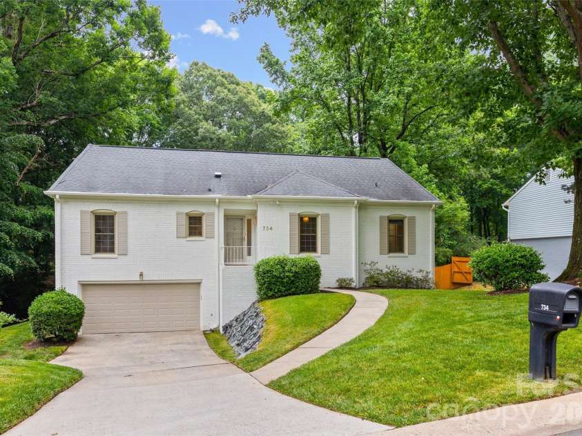 734 Charter Place, Charlotte, NC 28211.  MLS# CAR4384637, YatesRealty ID 24925. 