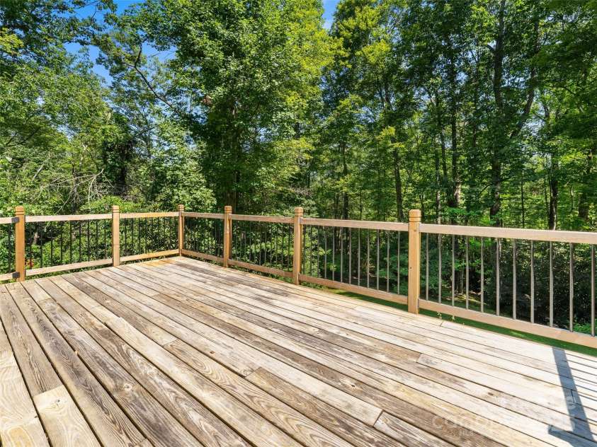 946 Turkey Pen Gap Road, Horse Shoe, NC 28742.  MLS# CAR4279493, YatesRealty ID 24926. 