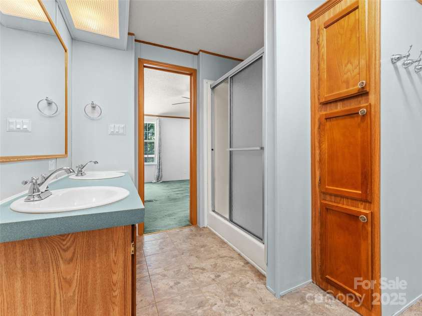 946 Turkey Pen Gap Road, Horse Shoe, NC 28742.  MLS# CAR4279493, YatesRealty ID 24926. 