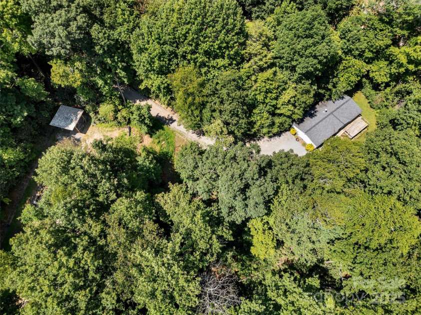 946 Turkey Pen Gap Road, Horse Shoe, NC 28742.  MLS# CAR4279493, YatesRealty ID 24926. 