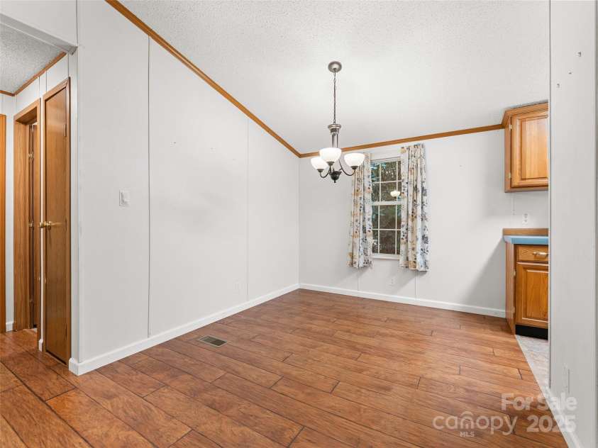 946 Turkey Pen Gap Road, Horse Shoe, NC 28742.  MLS# CAR4279493, YatesRealty ID 24926. 