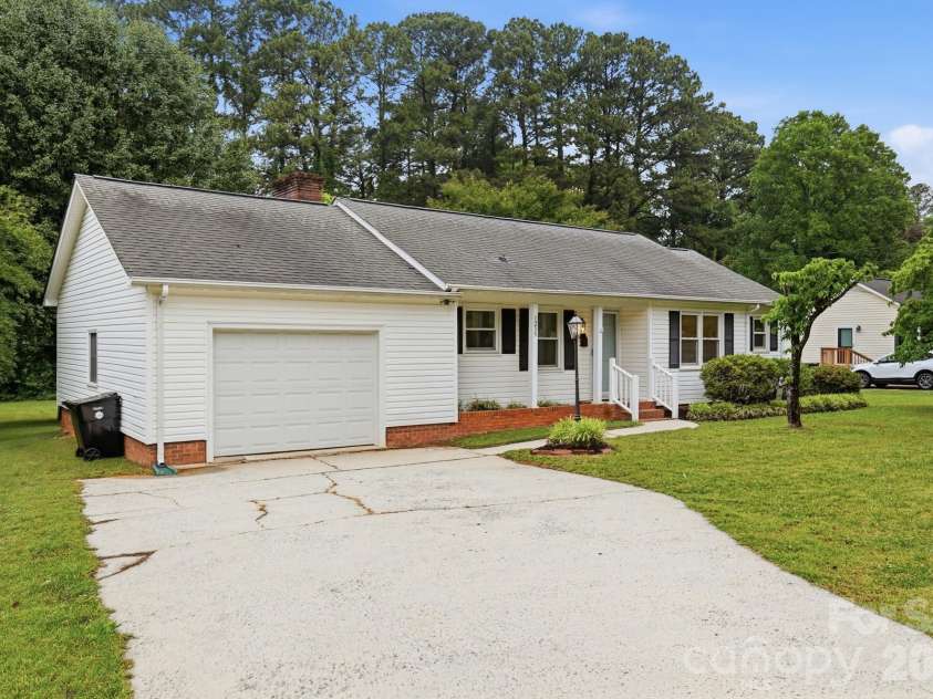 1235 Winecoff School Road, Concord, NC 28027.  MLS# CAR4311907, YatesRealty ID 24927. 