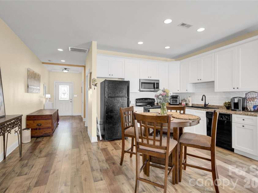 117 Sherman Oaks Lane, Mooresville, NC 28115.  MLS# CAR4382167, YatesRealty ID 24928. Open Floor Plan