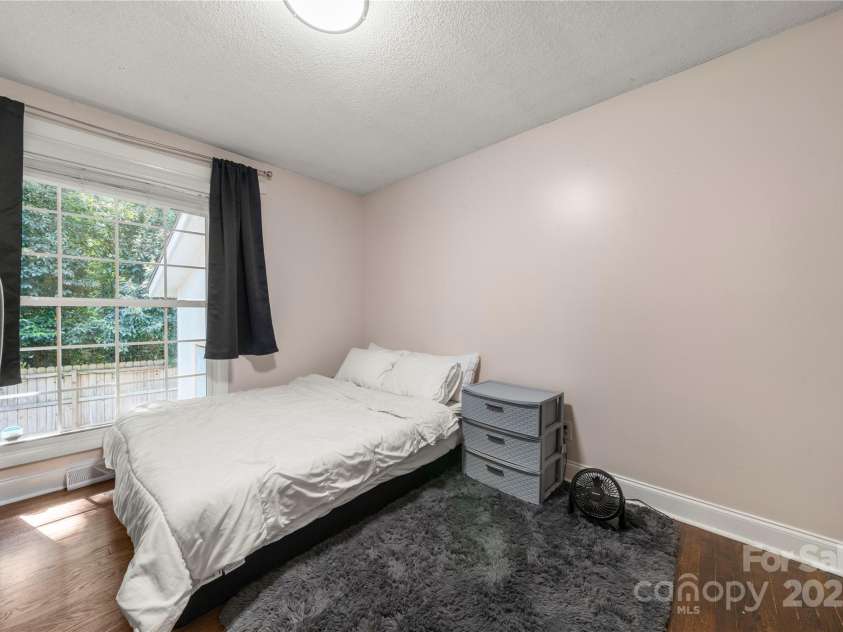 3130 Erskine Drive, Charlotte, NC 28205.  MLS# CAR4270926, YatesRealty ID 24928. 