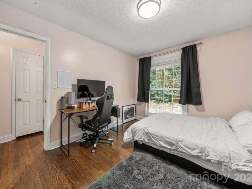 3130 Erskine Drive, Charlotte, NC 28205.  MLS# CAR4270926, YatesRealty ID 24928. 