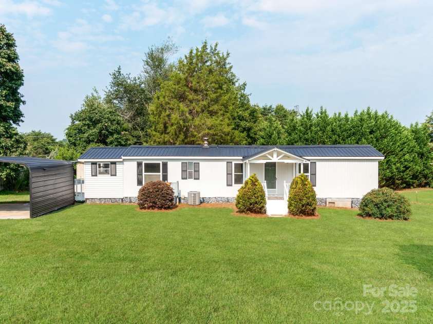 4101 Biggerstaff Road, Maiden, NC 28650.  MLS# CAR4279906, YatesRealty ID 24929. 