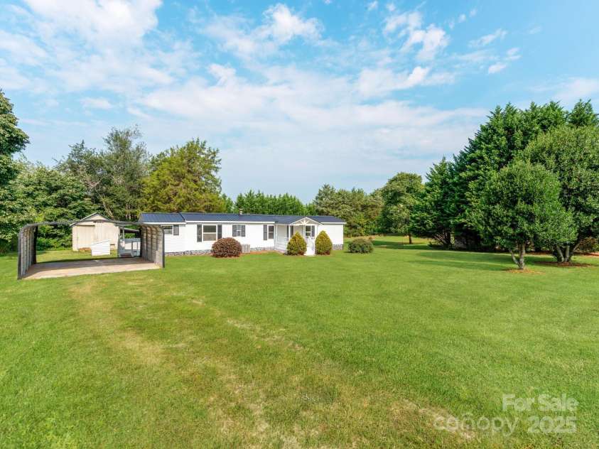 4101 Biggerstaff Road, Maiden, NC 28650.  MLS# CAR4279906, YatesRealty ID 24929. 