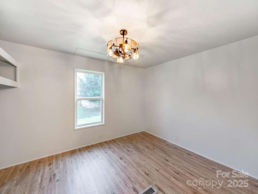 4101 Biggerstaff Road, Maiden, NC 28650.  MLS# CAR4279906, YatesRealty ID 24929. 