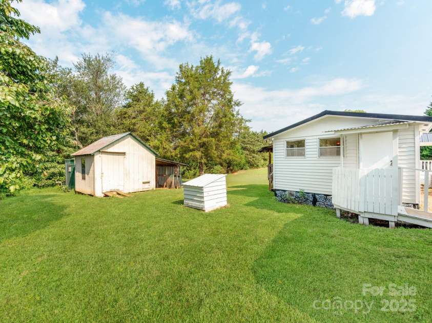 4101 Biggerstaff Road, Maiden, NC 28650.  MLS# CAR4279906, YatesRealty ID 24929. 