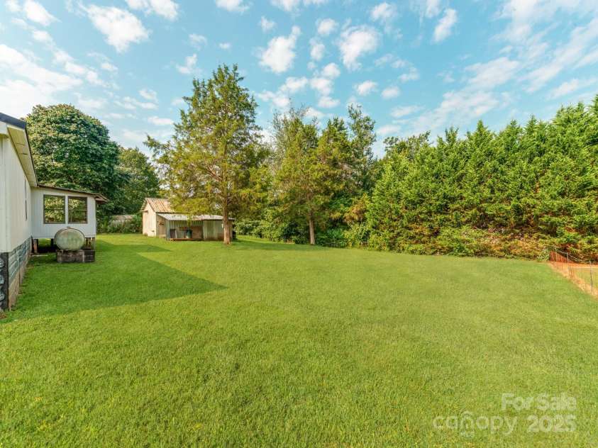 4101 Biggerstaff Road, Maiden, NC 28650.  MLS# CAR4279906, YatesRealty ID 24929. 
