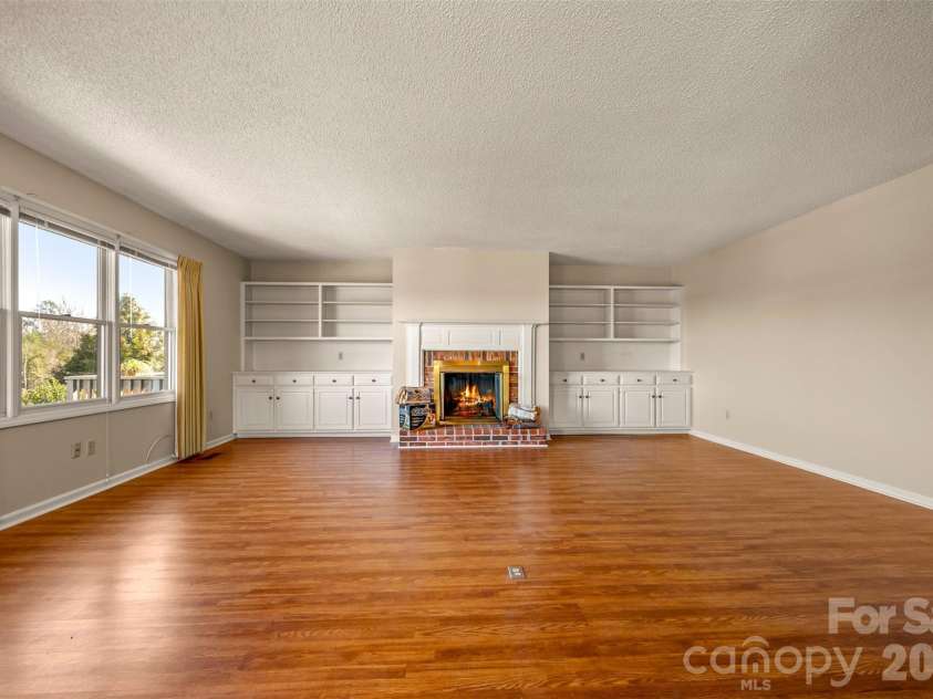 77 Chestnut Street, Tryon, NC 28782.  MLS# CAR4241972, YatesRealty ID 2493. 