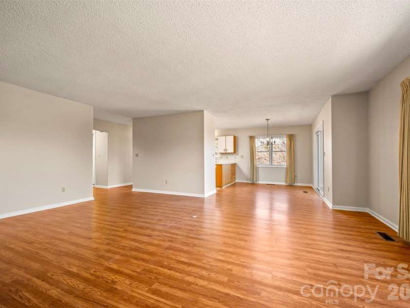 77 Chestnut Street, Tryon, NC 28782.  MLS# CAR4241972, YatesRealty ID 2493. 