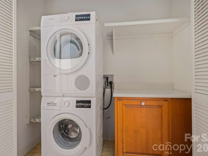 77 Chestnut Street, Tryon, NC 28782.  MLS# CAR4241972, YatesRealty ID 2493. 