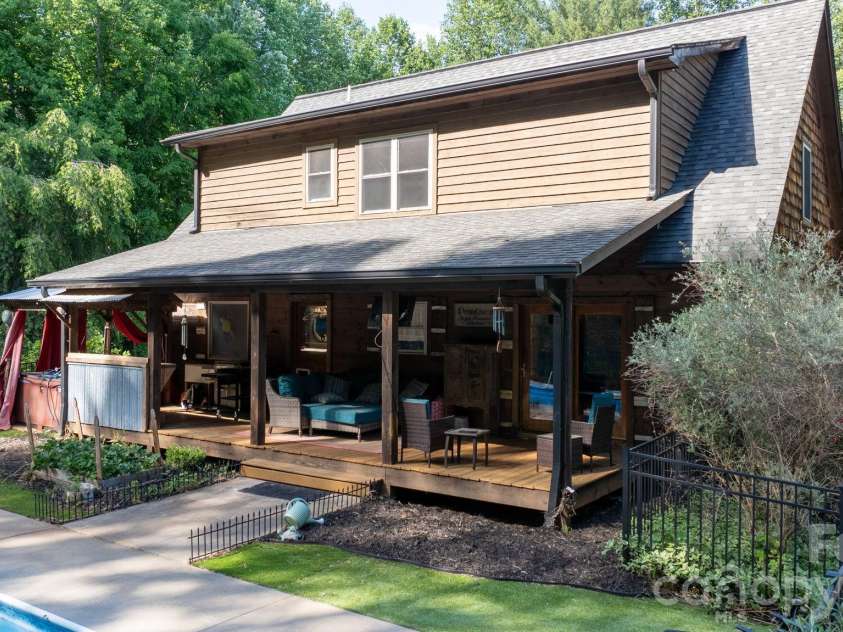 3355 Helton Hartley Place, Lenoir, NC 28645.  MLS# CAR4381780, YatesRealty ID 24931. 