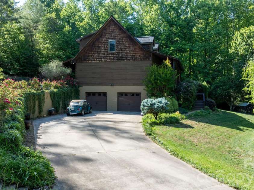 3355 Helton Hartley Place, Lenoir, NC 28645.  MLS# CAR4381780, YatesRealty ID 24931. 
