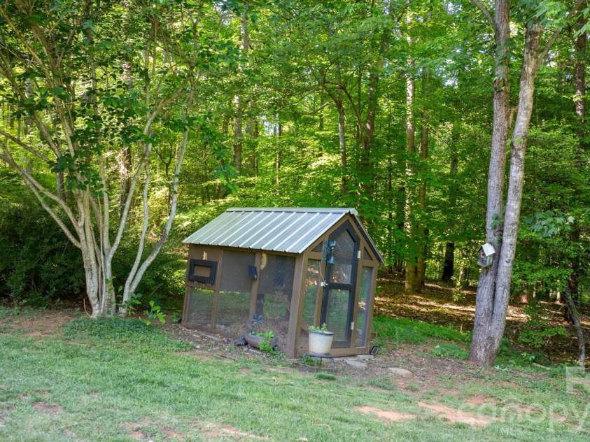 3355 Helton Hartley Place, Lenoir, NC 28645.  MLS# CAR4381780, YatesRealty ID 24931. 