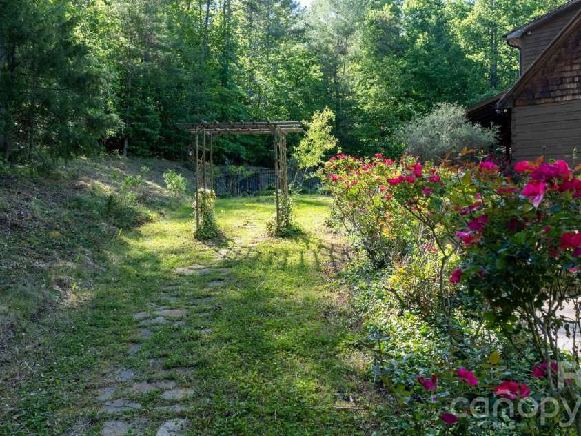 3355 Helton Hartley Place, Lenoir, NC 28645.  MLS# CAR4381780, YatesRealty ID 24931. 
