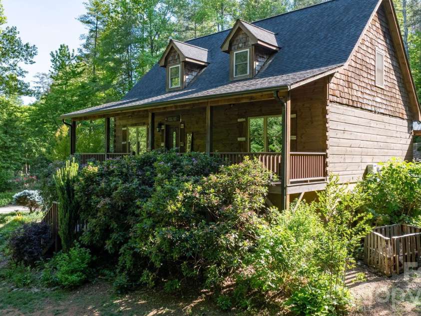 3355 Helton Hartley Place, Lenoir, NC 28645.  MLS# CAR4381780, YatesRealty ID 24931. 
