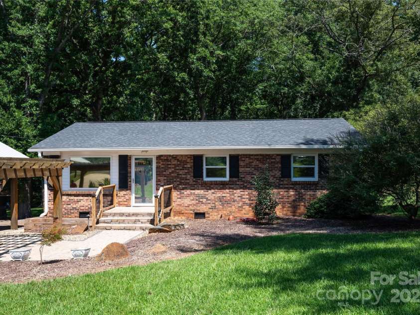 418 Stokes Avenue, Clover, SC 29710.  MLS# CAR4279850, YatesRealty ID 24931. 