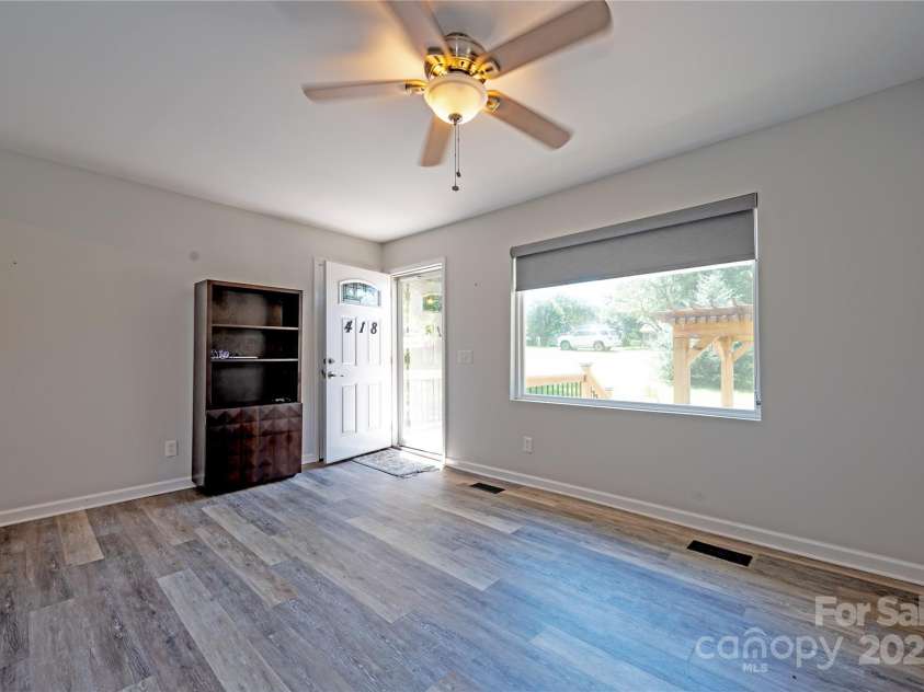 418 Stokes Avenue, Clover, SC 29710.  MLS# CAR4279850, YatesRealty ID 24931. 