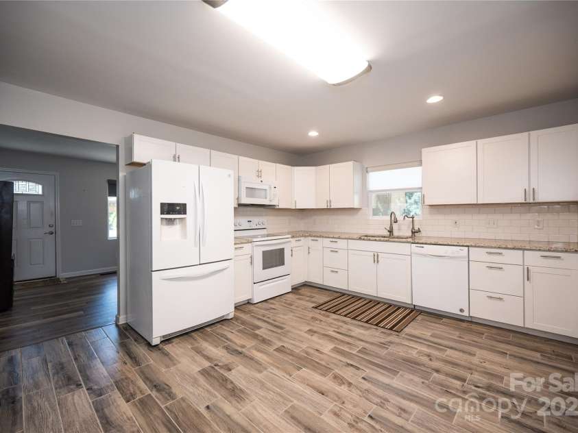 418 Stokes Avenue, Clover, SC 29710.  MLS# CAR4279850, YatesRealty ID 24931. 