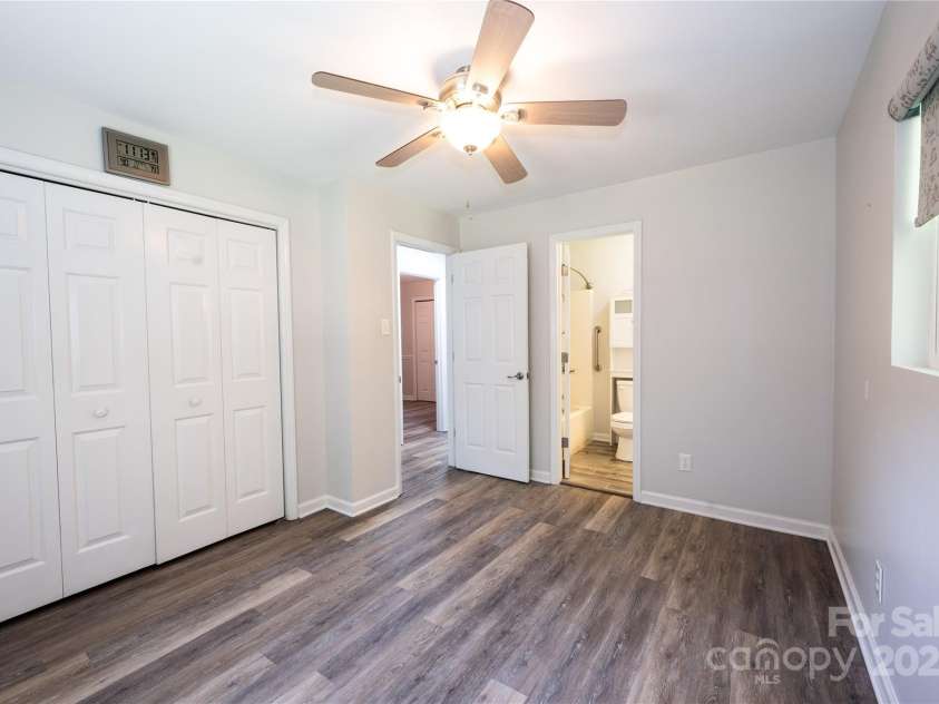 418 Stokes Avenue, Clover, SC 29710.  MLS# CAR4279850, YatesRealty ID 24931. 