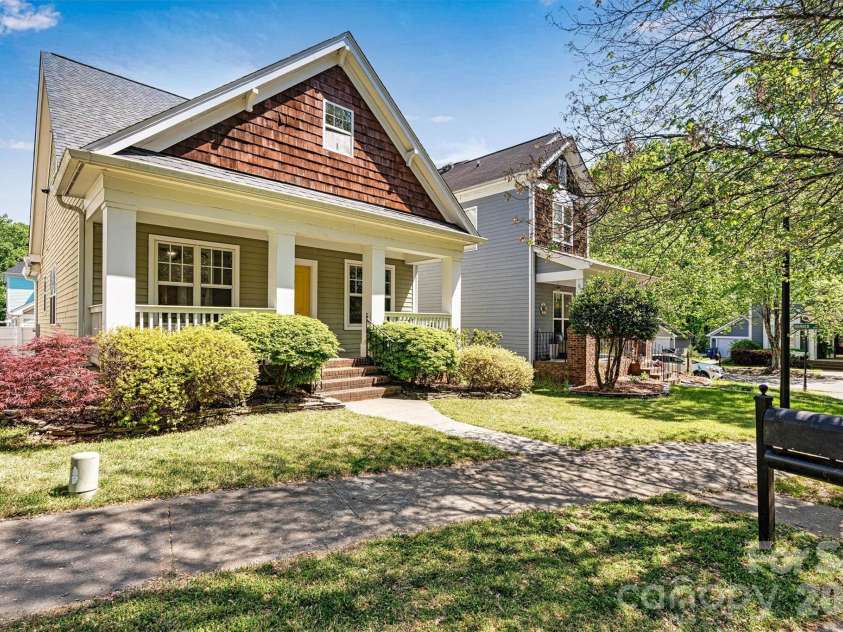 6747 Douglas Park Drive, Huntersville, NC 28078.  MLS# CAR4370341, YatesRealty ID 24932. 