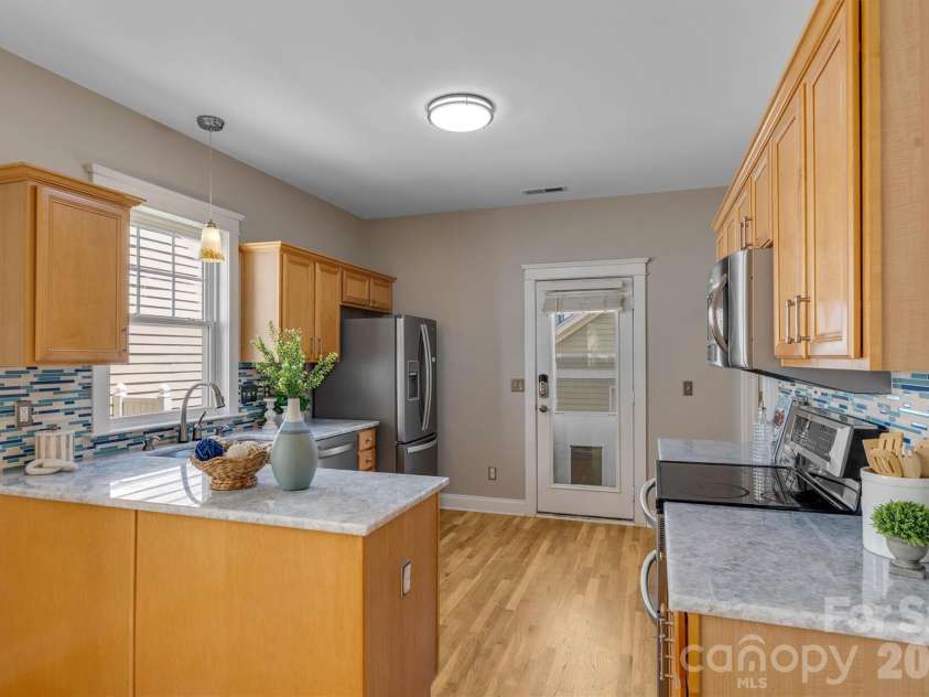 6747 Douglas Park Drive, Huntersville, NC 28078.  MLS# CAR4370341, YatesRealty ID 24932. 
