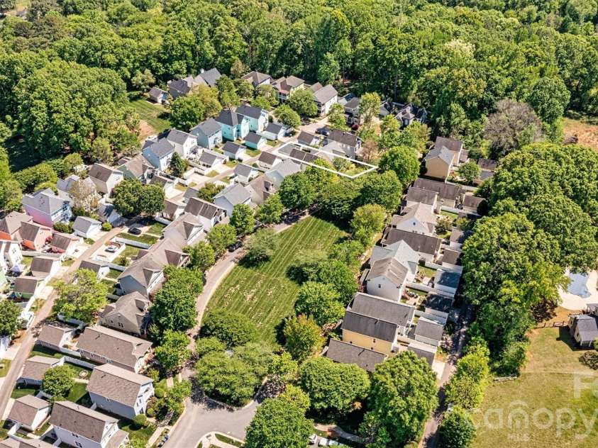 6747 Douglas Park Drive, Huntersville, NC 28078.  MLS# CAR4370341, YatesRealty ID 24932. 