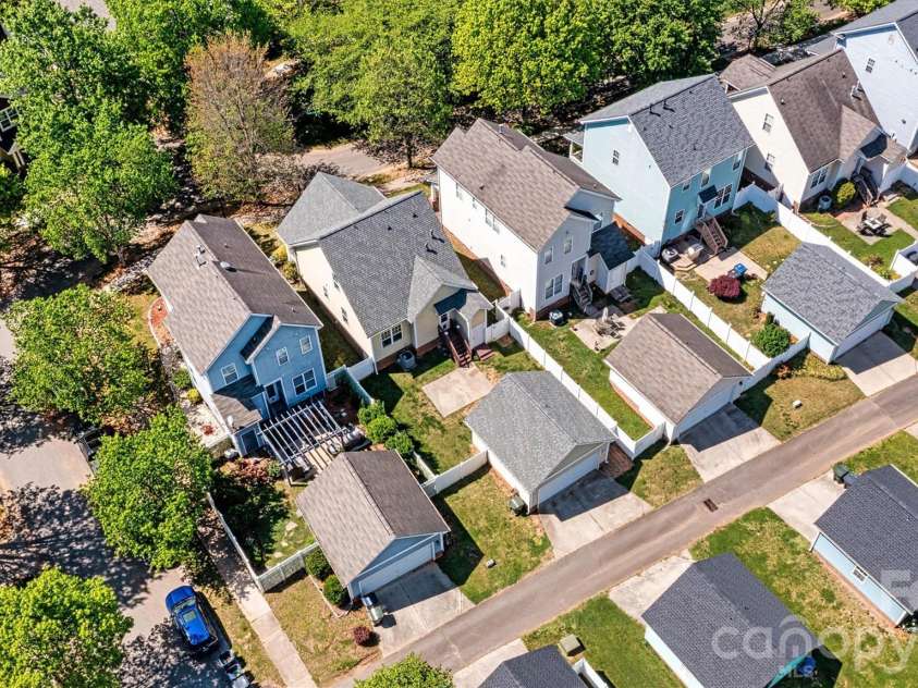 6747 Douglas Park Drive, Huntersville, NC 28078.  MLS# CAR4370341, YatesRealty ID 24932. 