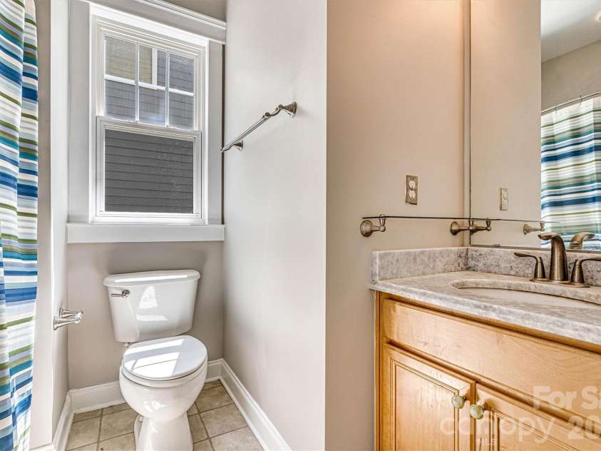 6747 Douglas Park Drive, Huntersville, NC 28078.  MLS# CAR4370341, YatesRealty ID 24932. Full Bath Main Level