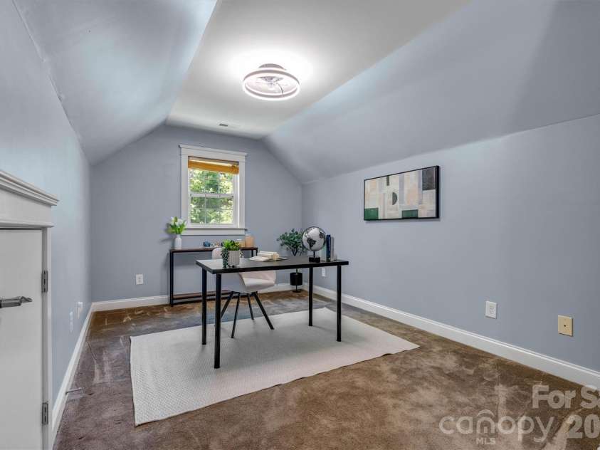 6747 Douglas Park Drive, Huntersville, NC 28078.  MLS# CAR4370341, YatesRealty ID 24932. Primary 2nd Level