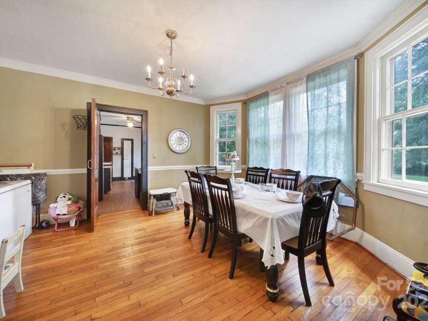 504 Chesterfield Avenue, Lancaster, SC 29720.  MLS# CAR4279892, YatesRealty ID 24934. 
