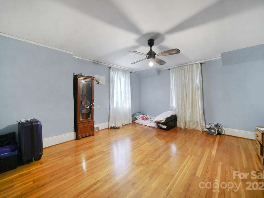 504 Chesterfield Avenue, Lancaster, SC 29720.  MLS# CAR4279892, YatesRealty ID 24934. 