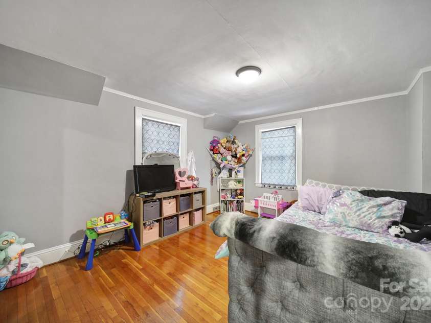 504 Chesterfield Avenue, Lancaster, SC 29720.  MLS# CAR4279892, YatesRealty ID 24934. 
